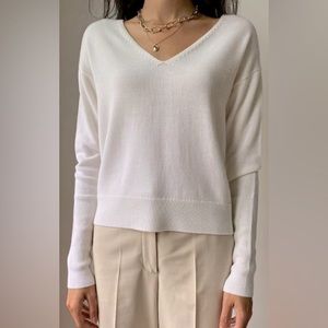 BNWT Aritzia Wilfred V-neck Sweater